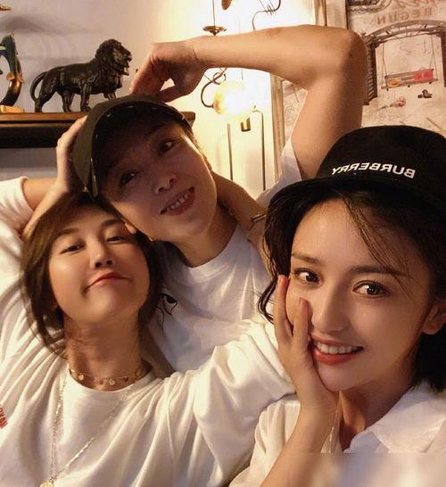 直播爆料狗仔推荐视频在线观看,狗仔推荐热门视频,在线观看不容错过! 第1张 直播爆料狗仔推荐视频在线观看,狗仔推荐热门视频,在线观看不容错过! 第1张